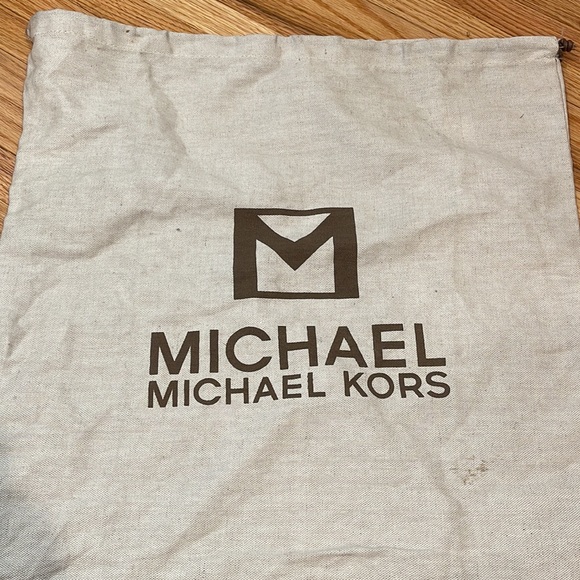 MICHAEL KORS Astor II Large Shoulder Satchel - Picture 11 of 12